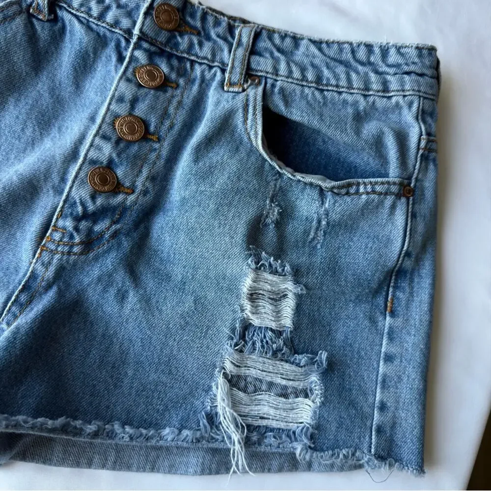Forever 21 Distressed Denim Jean Shorts size 30